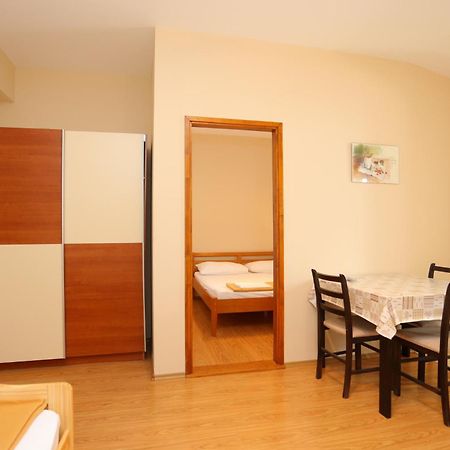 Apartments By The Sea Nemira, Omis - 17039 Tice Habitación foto