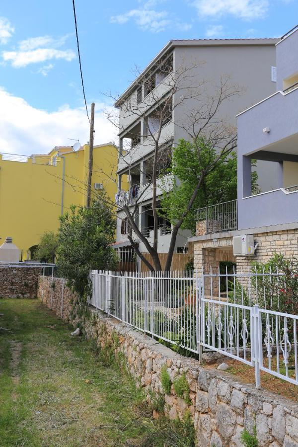 Apartments By The Sea Nemira, Omis - 17039 Tice Exterior foto