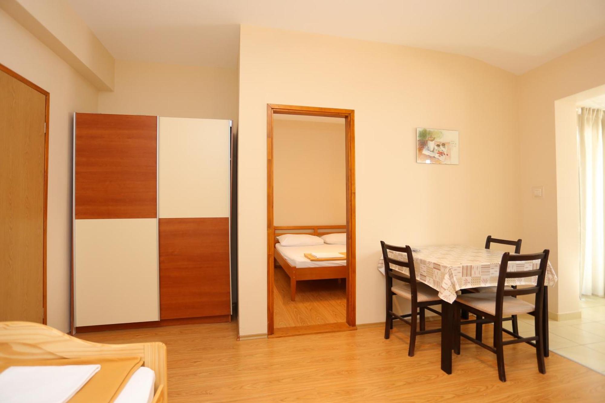 Apartments By The Sea Nemira, Omis - 17039 Tice Habitación foto